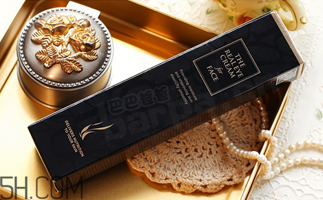 早晚用什么眼霜好？ahc眼霜會(huì)不會(huì)長(zhǎng)脂肪粒？