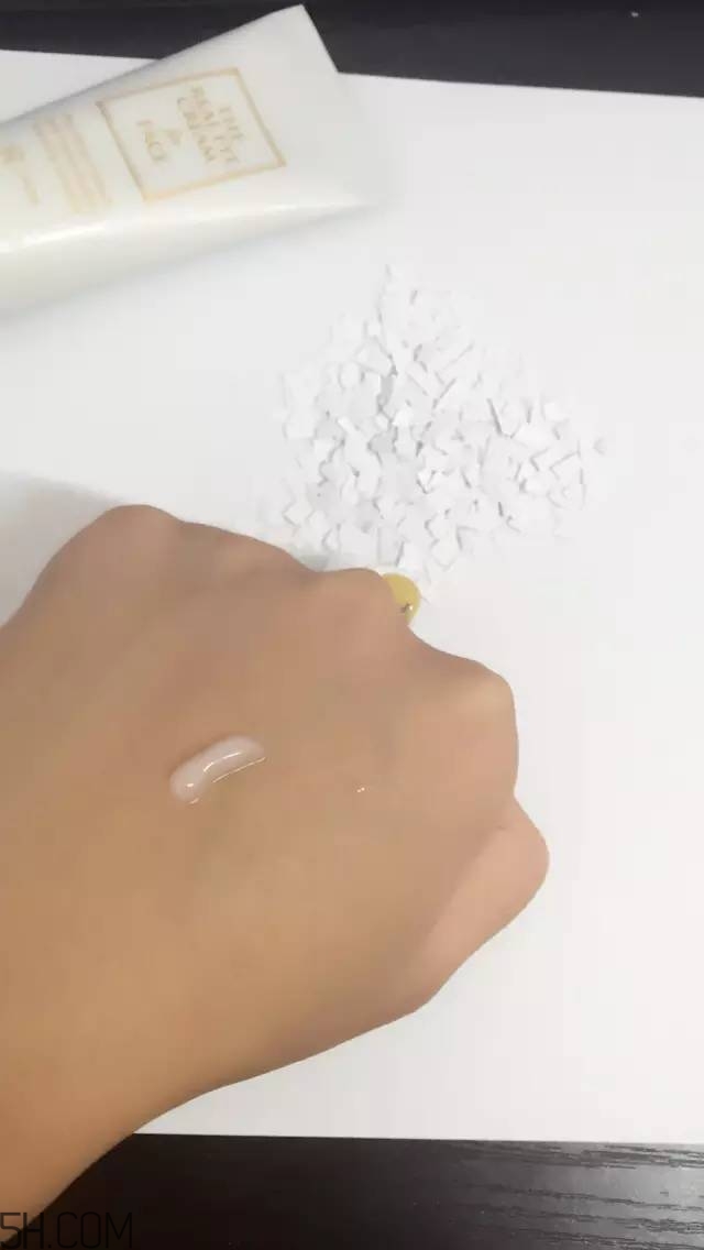 眼霜需要早晚都用嗎？ahc第五代眼霜效果怎么樣？