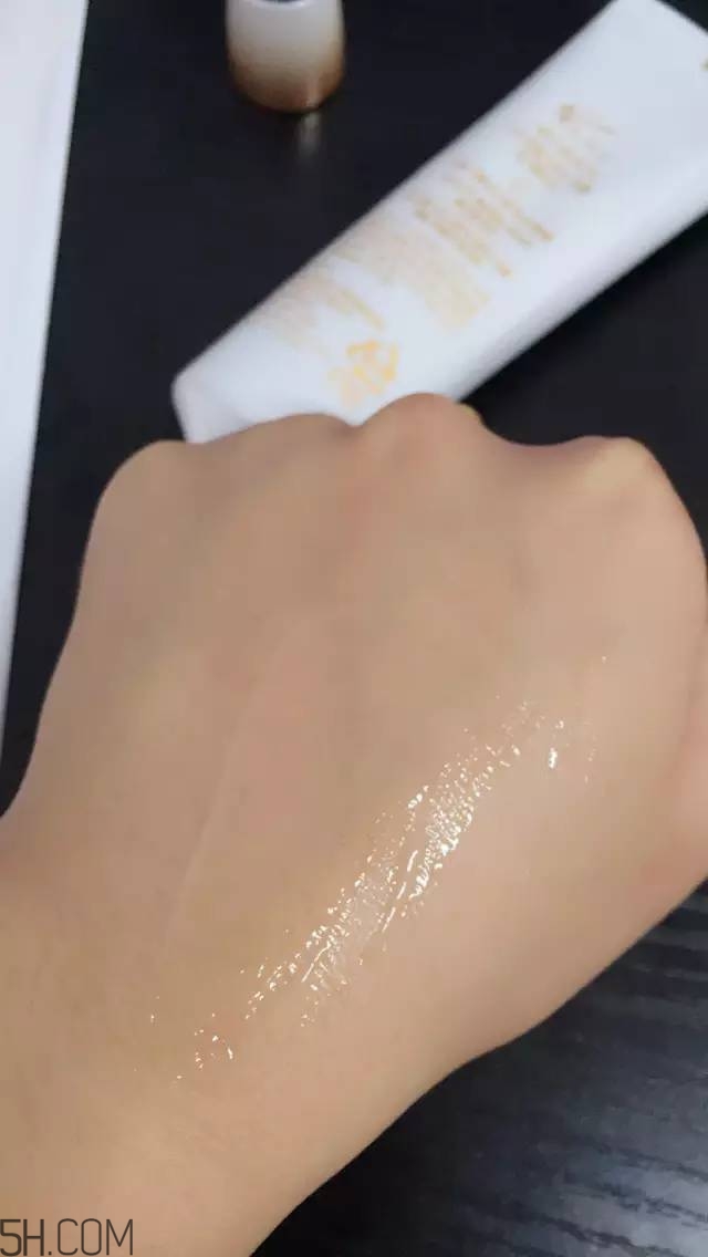 眼霜需要早晚都用嗎？ahc第五代眼霜效果怎么樣？