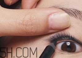 mac眼線筆轉(zhuǎn)不出來 mac魅可眼線筆怎么用