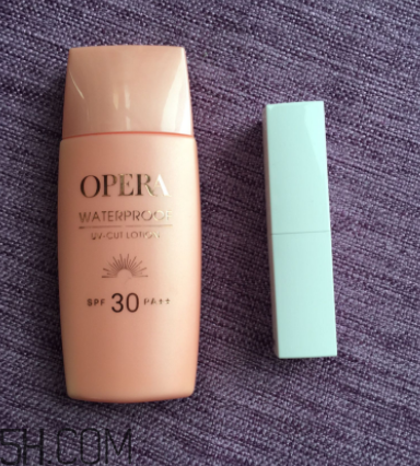 娥佩蘭防曬霜是物理防曬還是化學防曬？油不油？