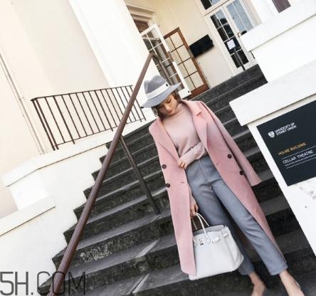 粉色上衣配什么顏色褲子？粉色上衣搭配褲子圖片