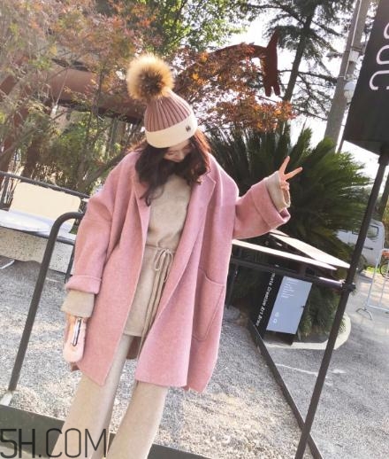 粉色上衣配什么顏色褲子？粉色上衣搭配褲子圖片