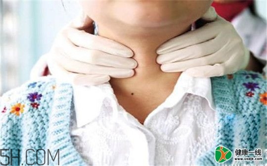 甲狀腺腫大和甲亢的區(qū)別有哪些？甲狀腺腫大適合吃什么食物？