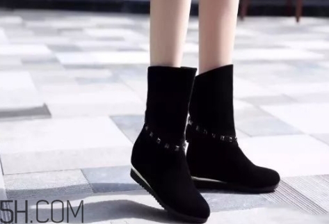 黑絨面的鞋子臟了怎么辦？黑絨鞋子怎么保養(yǎng)？