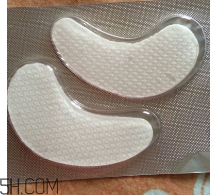 透真夜用眼膜為什么發(fā)癢？透真夜用眼膜能天天用嗎？