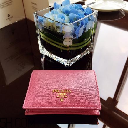 prada錢(qián)包怎么樣？prada錢(qián)包好嗎？