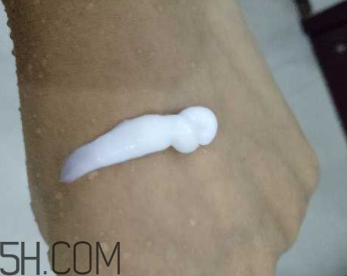 透真氨基酸潔面霜過敏嗎？透真氨基酸潔面霜適合敏感肌嗎？