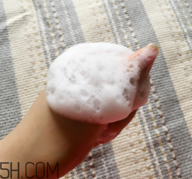 透真氨基酸潔面霜過敏嗎？透真氨基酸潔面霜適合敏感肌嗎？