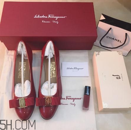 菲拉格慕鞋子多少錢？菲拉格慕鞋子價格