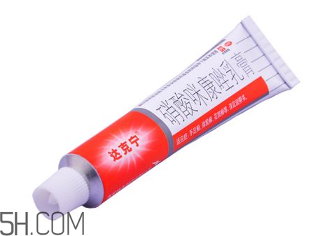 達(dá)克寧能治灰指甲嗎？達(dá)克寧能擦臉嗎？