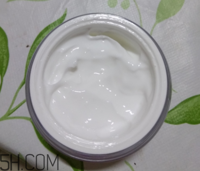 瓷肌御雪祛斑霜夏天能用嗎？瓷肌御雪祛斑夏天用油嗎？