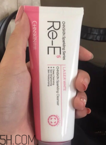 瓷肌晶透雪肌潔面乳可以卸妝嗎？清潔力如何？