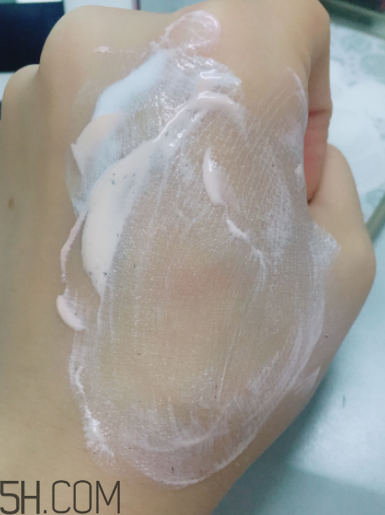 瓷肌晶透雪肌潔面乳可以卸妝嗎？清潔力如何？