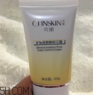 瓷肌礦物CC霜油不油？瓷肌礦物CC霜適合什么膚質(zhì)？