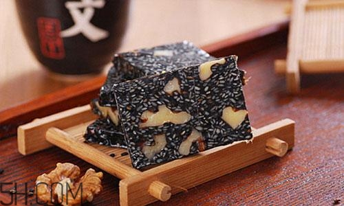 吃阿膠可以喝蜂蜜水嗎？阿膠和蜂蜜可以一起吃嗎？