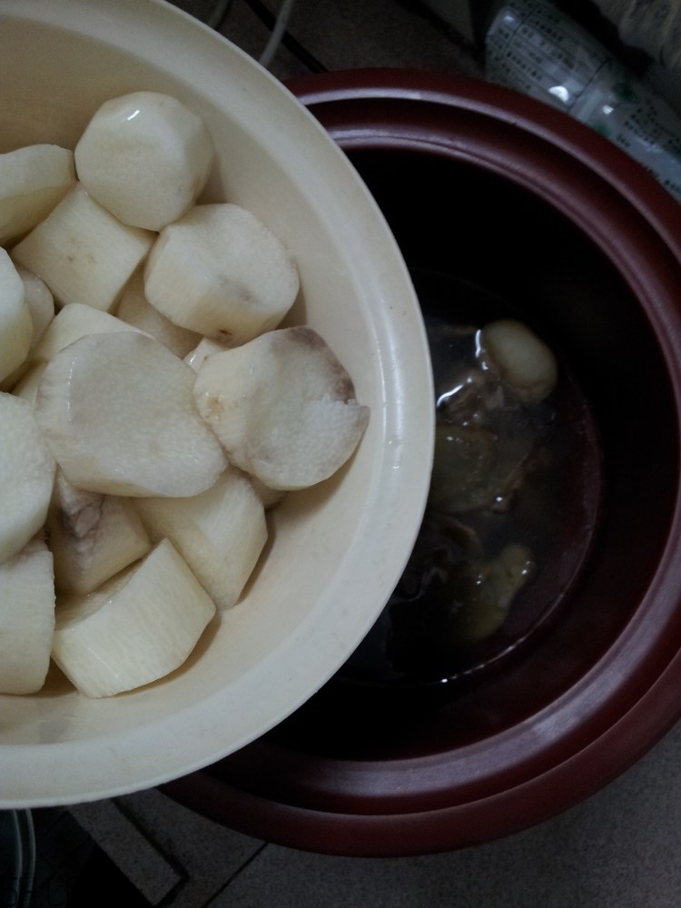 馬蹄和山藥能一起煲湯嗎？山藥和馬蹄能一起吃嗎？