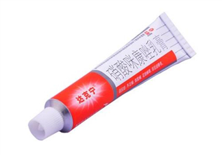 達(dá)克寧能治灰指甲嗎？達(dá)克寧能擦臉嗎？