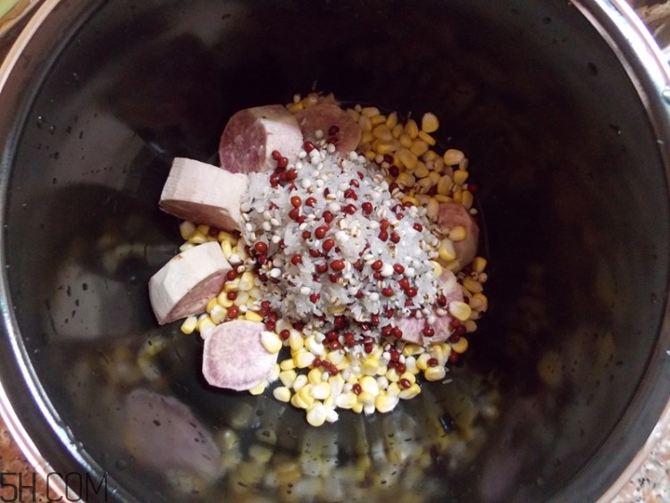 紅豆薏米能和玉米一起煮嗎？紅豆薏米加玉米有什么好處？