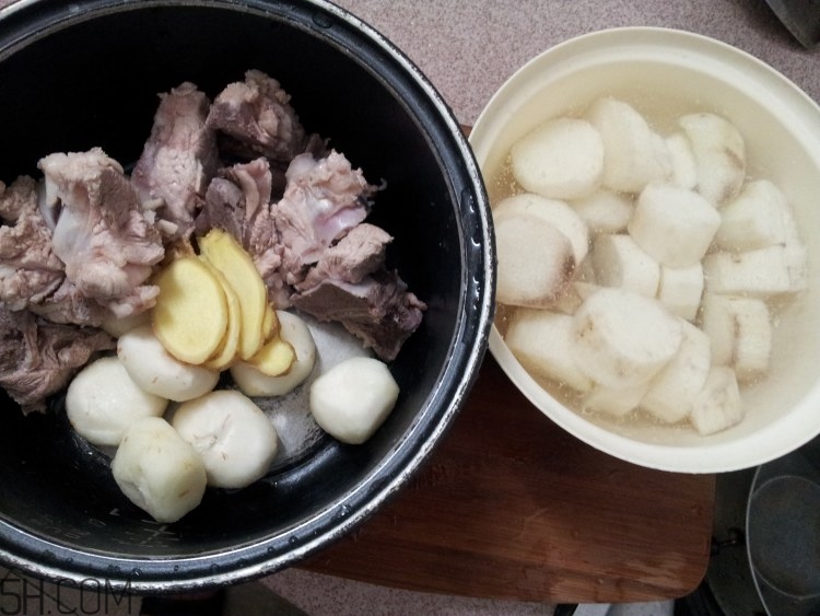 馬蹄和山藥能一起煲湯嗎？山藥和馬蹄能一起吃嗎？