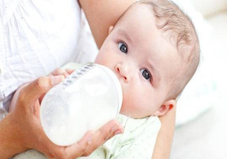 怎樣能減少寶寶吐奶情況？寶寶吐奶后要注意哪些問題？