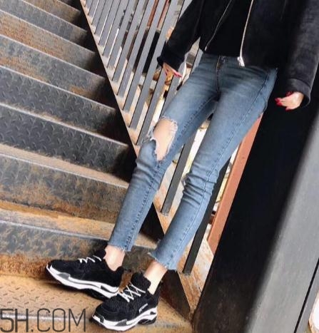 翻毛運動鞋怎么清洗？翻毛運動鞋能用水洗嗎？