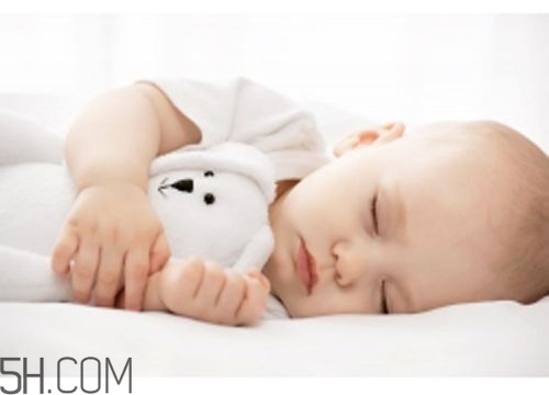 寶寶臉上長(zhǎng)濕疹都是為什么？哪些行為會(huì)影響寶寶睡眠的質(zhì)量？