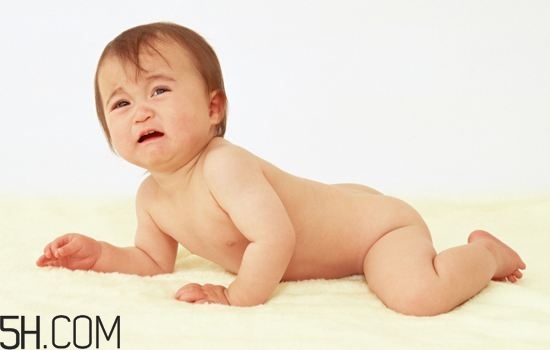 怎樣能夠訓(xùn)練嬰幼兒的肌肉？寶寶為什么總是在鬧騰？