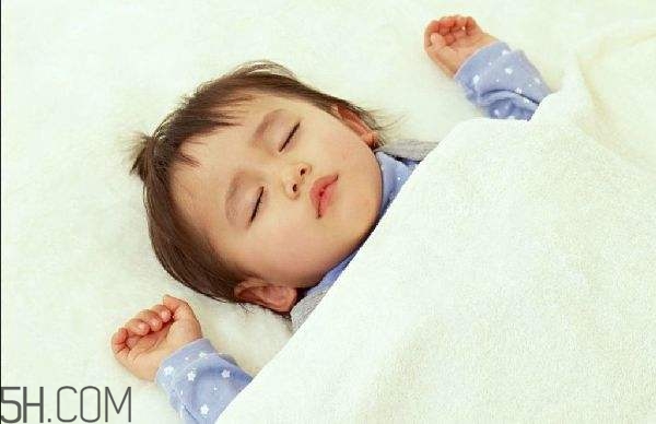 常對(duì)嬰幼兒撫觸有哪些作用？寶寶一周歲怎樣安排作息？