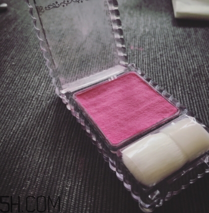 腮紅盤碎了怎么辦？腮紅盤摔碎了怎么修復(fù)