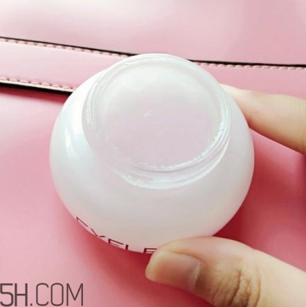 萱姿玫瑰水精華霜怎么樣？萱姿玫瑰水精華霜有激素嗎？