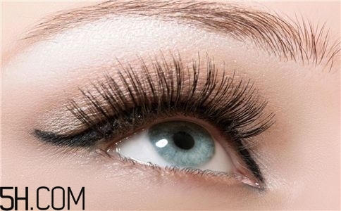 女性常貼雙眼皮有哪些危害？女性該怎么保養(yǎng)眼部？