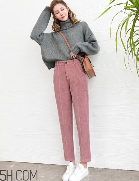 粉色褲子配什么上衣？將時尚與溫暖兼具的搭配