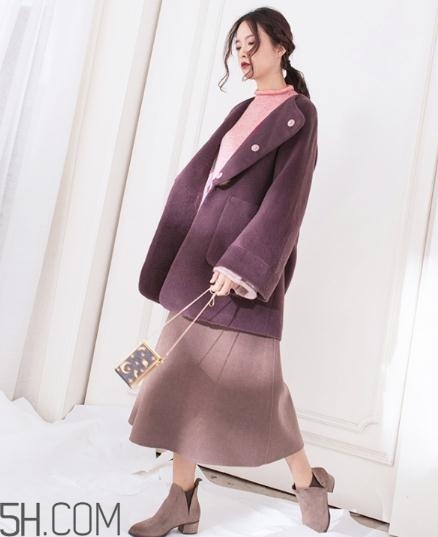 粉色內(nèi)搭怎么配外套？冬季也要風(fēng)度與溫度共存