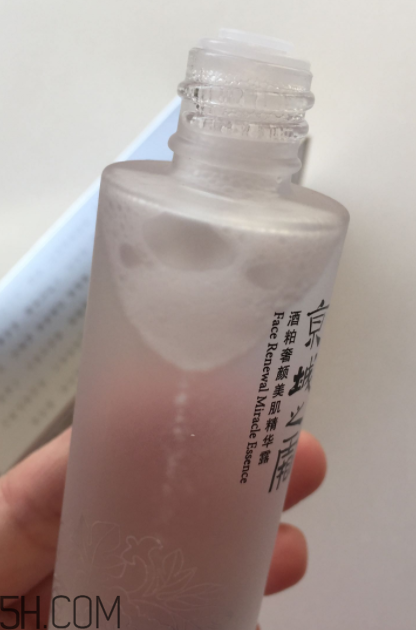 京城之霜神仙水含酒精嗎？適合脆弱敏感肌嗎？