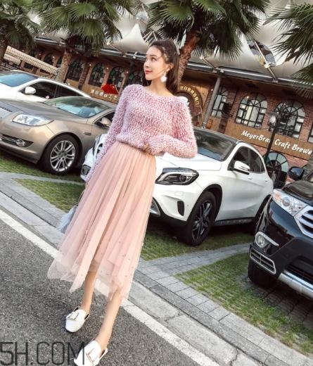 粉色裙子配什么鞋子？不同款式不同的風格