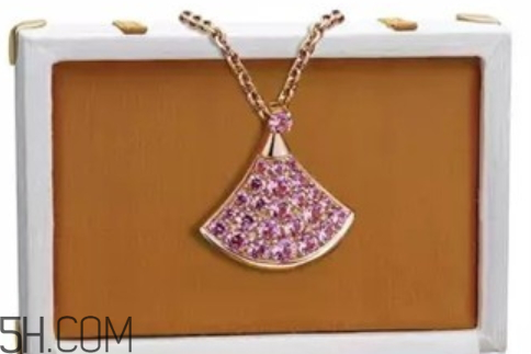 寶格麗2018情人節(jié)限量包包多少錢(qián)？什么顏色？