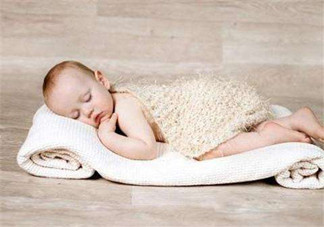 怎樣能夠訓(xùn)練嬰幼兒的肌肉？寶寶為什么總是在鬧騰？