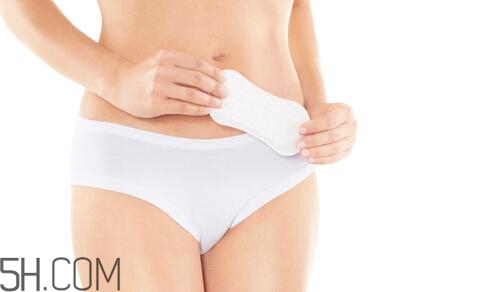 女人如何正確的使用衛(wèi)生巾？衛(wèi)生巾清涼好不好？