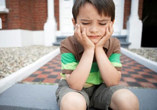 瓷娃娃是什么意思？脆骨病應(yīng)該如何治療？