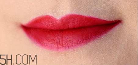 蘭蔻搖搖樂啞光唇釉186是什么顏色？蘭蔻氣墊光霧唇露試色