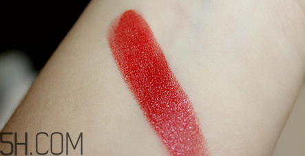 雅詩蘭黛和迪奧口紅哪個好用？雅詩蘭黛和迪奧口紅對比測評