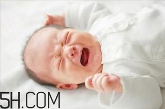 怎樣能夠訓(xùn)練嬰幼兒的肌肉？寶寶為什么總是在鬧騰？