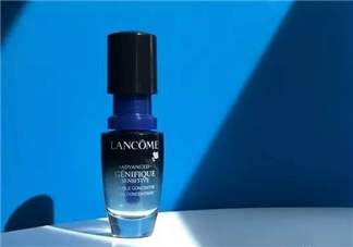 蘭蔻小黑瓶安瓶精華前需要擦乳液嗎？蘭蔻小安瓶打開步驟圖解