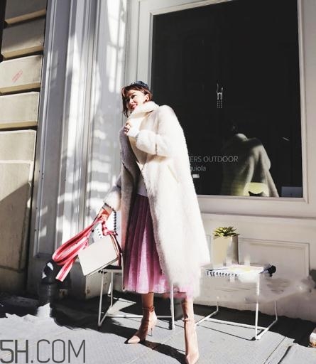 粉色裙子配什么外套？優(yōu)雅時(shí)尚兩不誤