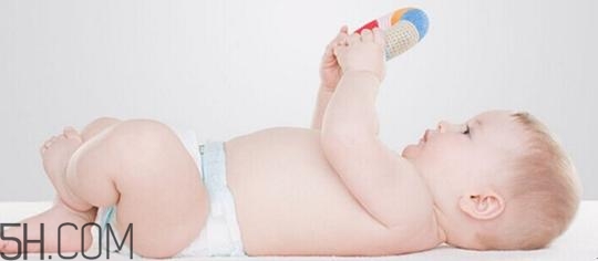 怎樣判斷寶寶是否患有羅圈腿？怎樣自己在家給寶寶做體檢？