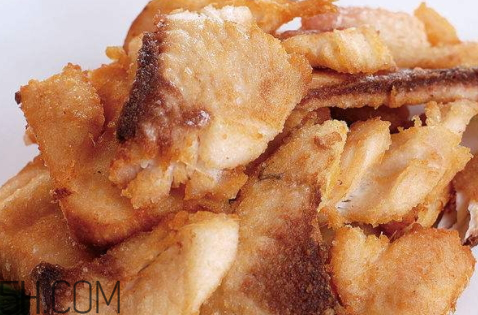 炸魚怎么不掉皮 炸魚不掉皮掌握三點 炸魚怎么不掉皮 炸魚不掉皮掌握三點