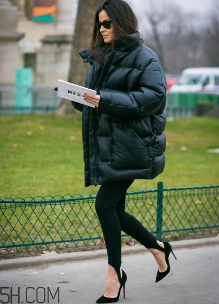 面包服怎么搭配顯瘦？這樣穿秒變紙片人