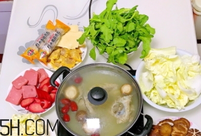 番茄鍋火鍋怎么做？自己動手更放心