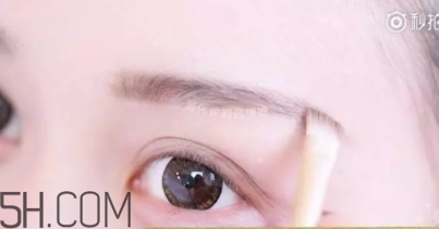 2018年新年妝容怎么化？紅色妝容紅紅火火